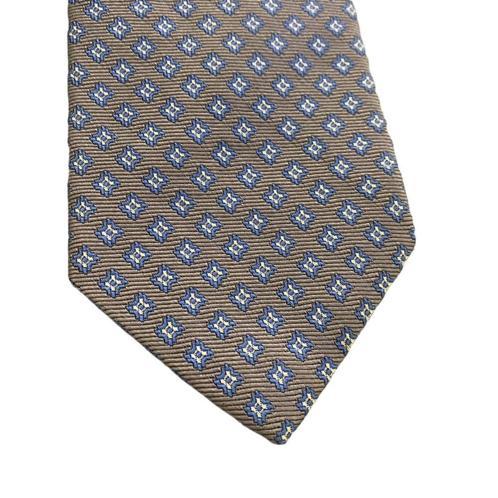 Brooks Brothers Makers Gray Tie with light blue diamond pattern 100% Silk